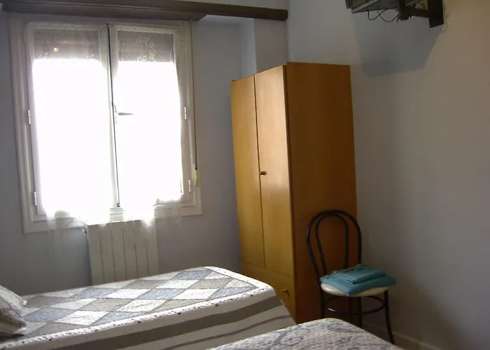 Πανσιόν Gema Ιρούν